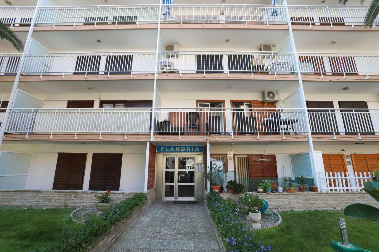 Apartamentos Flandria 萨洛 外观 照片