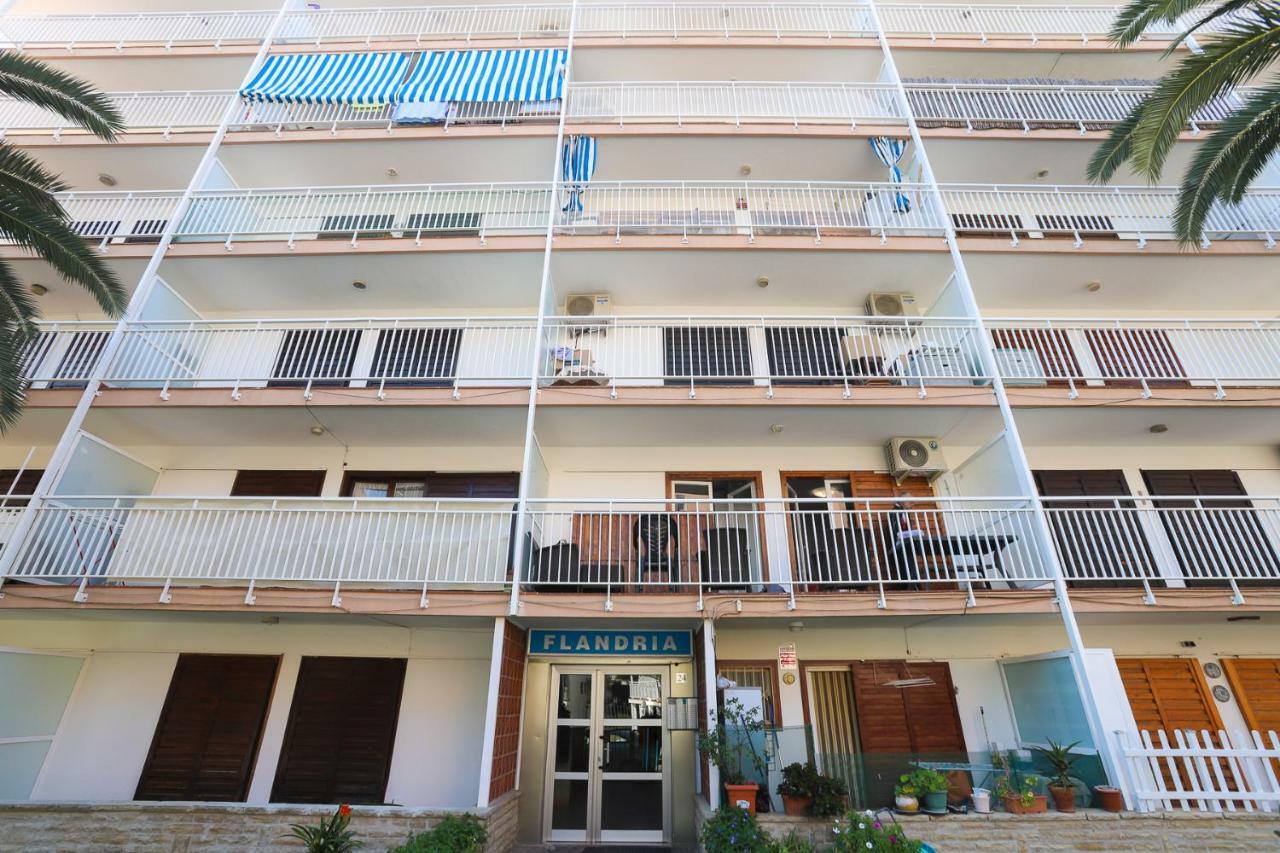 Apartamentos Flandria 萨洛 外观 照片